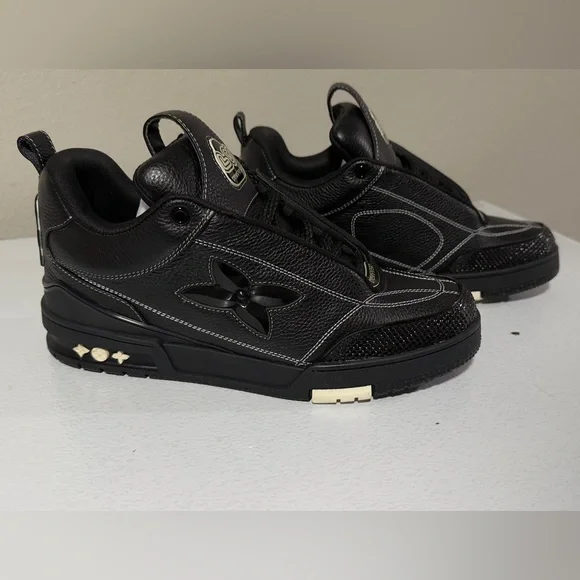 Louis Vuitton Black Sneakers with White Stitching - Picture 2 of 7